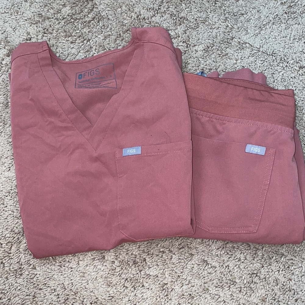 FIGS scrub set